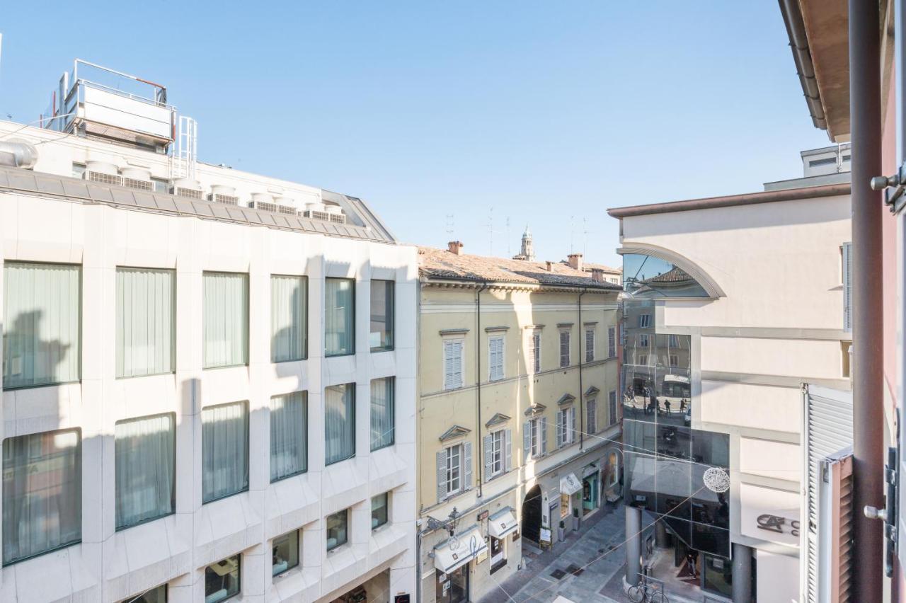 Raffinato Apt vicino a piazza Garibaldi x5 Parma Esterno foto
